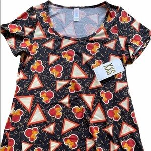 NWT DISNEY CLASSIC T.